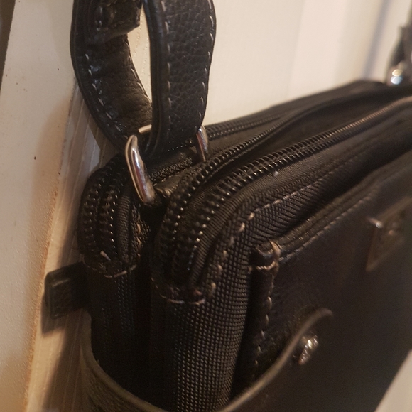 Roots Cross Body Purse - Picture 6 of 17